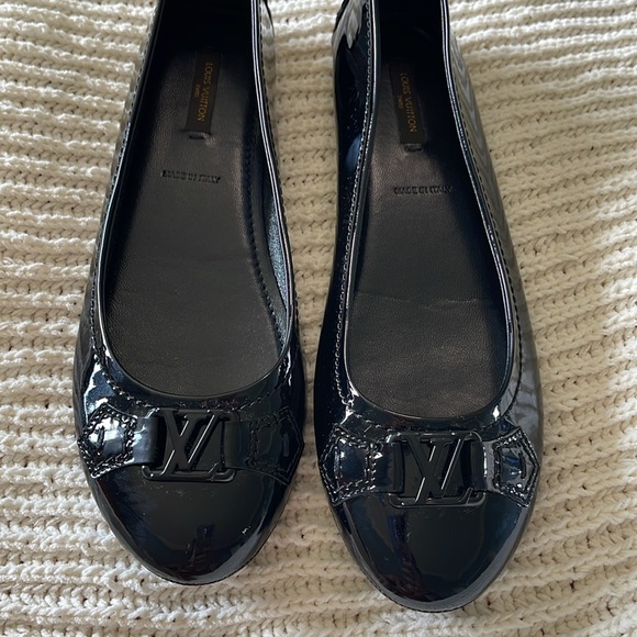 Louis Vuitton Black Patent Leather Flats - Picture 3 of 8